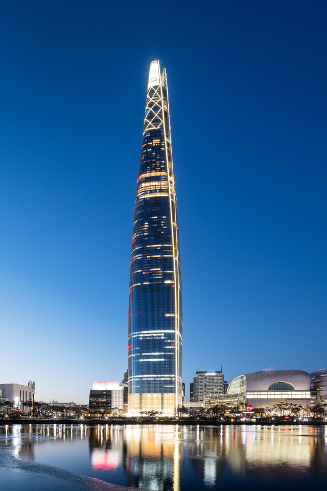 002_Lasvit_Lotte World Tower_Seoul_15HK153_Photo_2017_full_4096.jpg